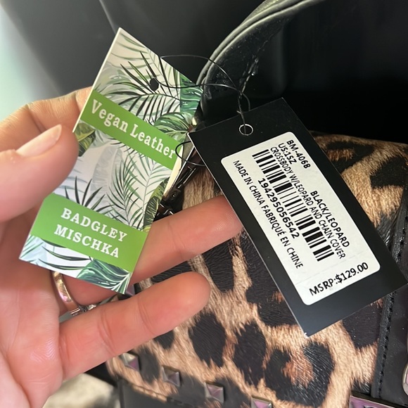 Brand New with Tags badgley Mischka crossbody purse - Picture 2 of 2